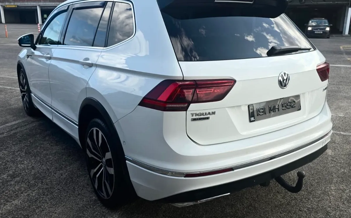 Volkswagen Tiguan Allspace R-Line - Image 4