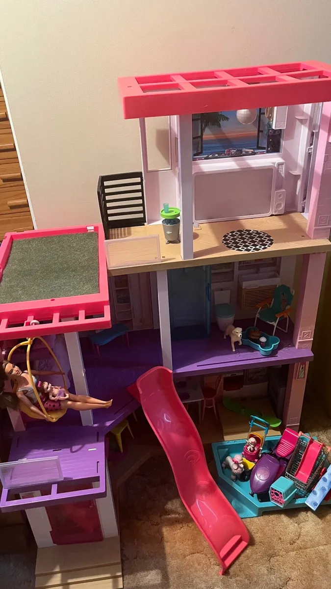 Barbie Dream House & Accessories - Image 2
