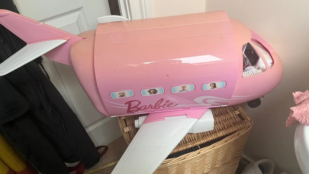 Barbie Dream House & Accessories - Image 4