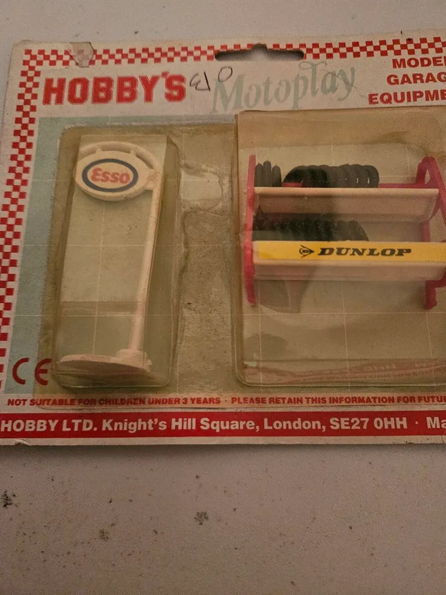 Vintage Corgi Hobby Garage Set - Image 4