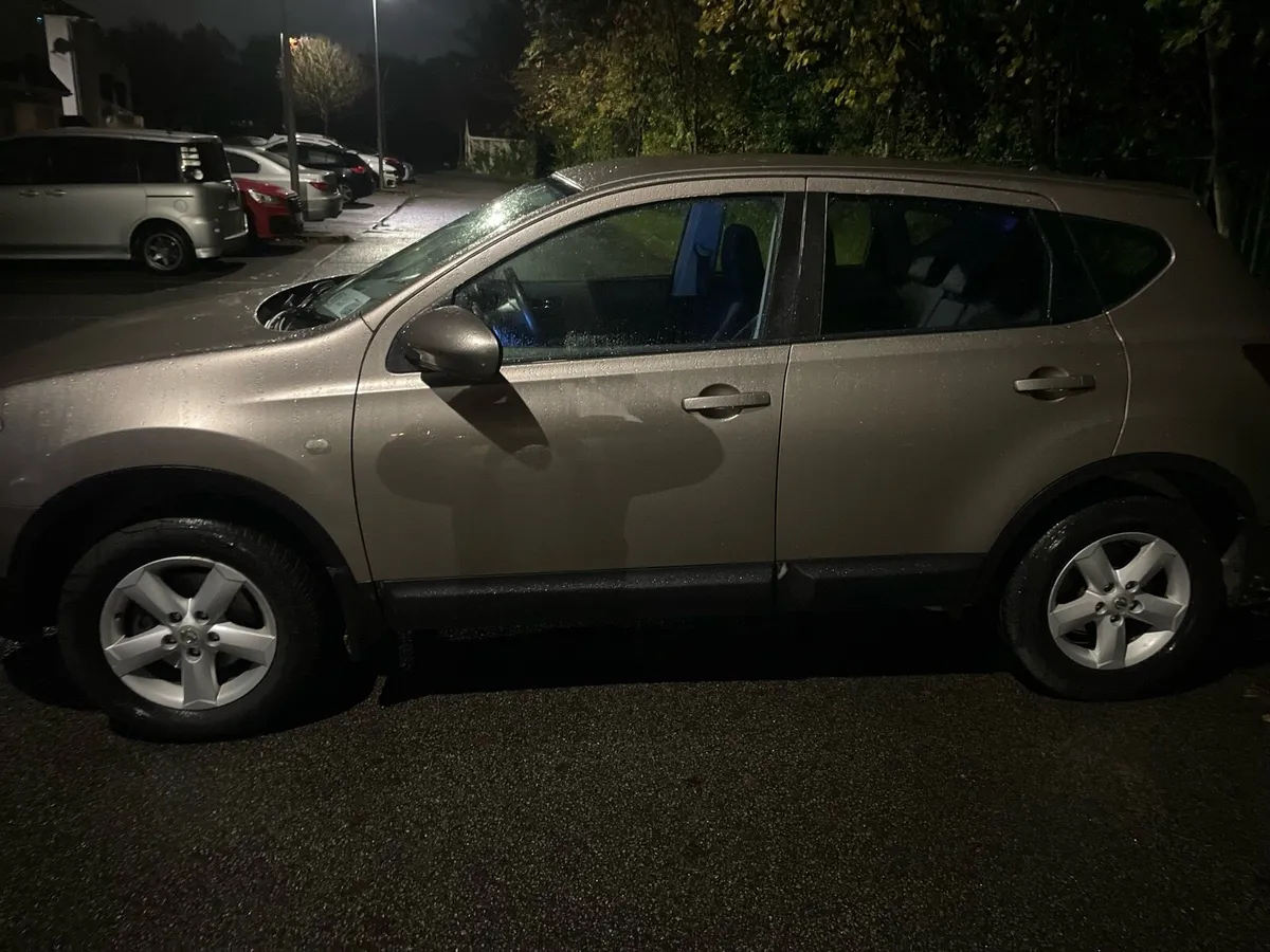 Car - Image 2