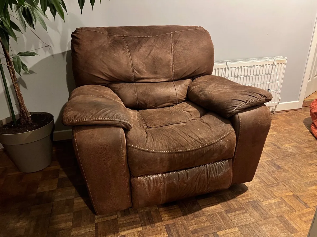 Reclining Suite Sofa & Armchair - Image 2