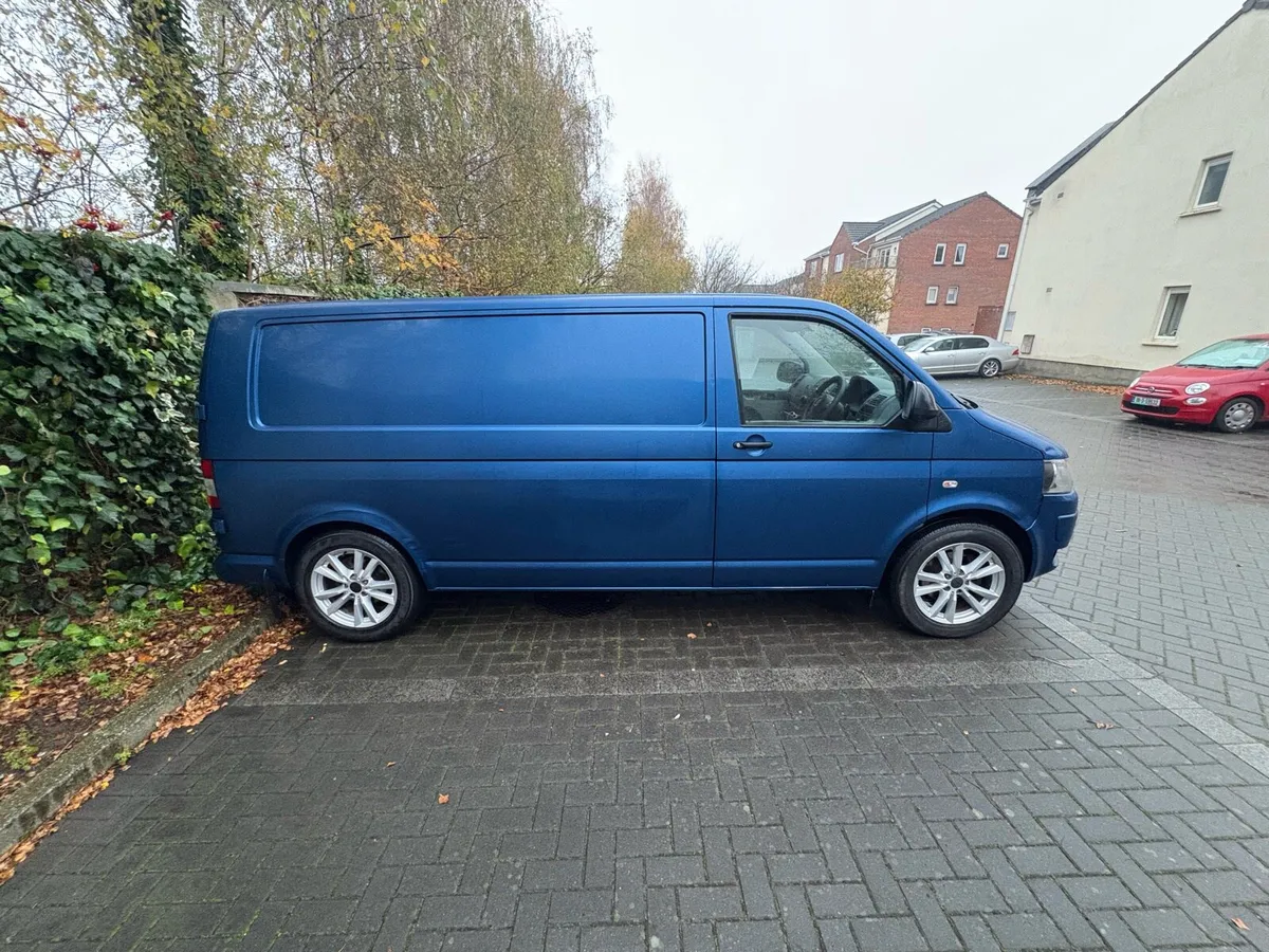 Volkswagen Transporter T5 LWB - Image 1