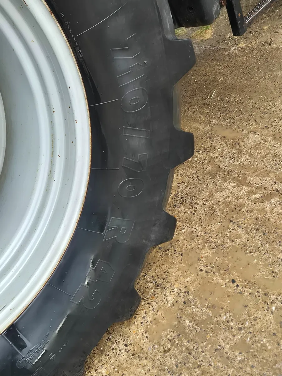 Tractor tyres - Image 1
