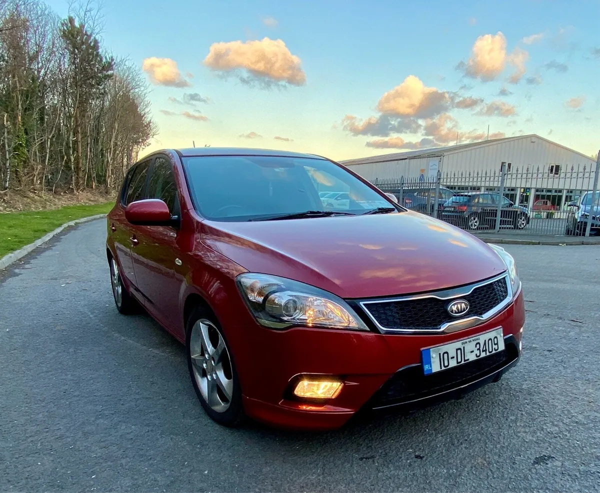 Kia ceed AUTOMATIC - Image 1