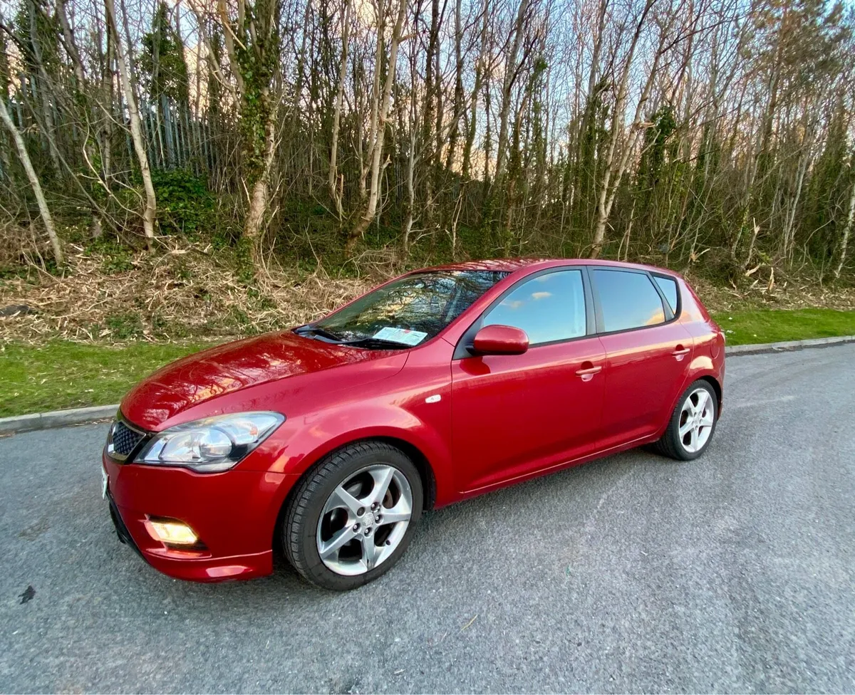 Kia ceed AUTOMATIC - Image 2