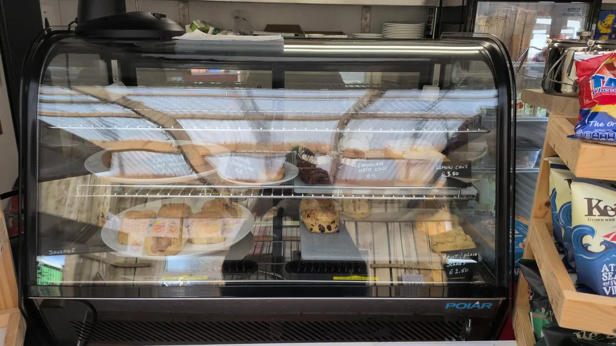 Cake display fridge - Image 2