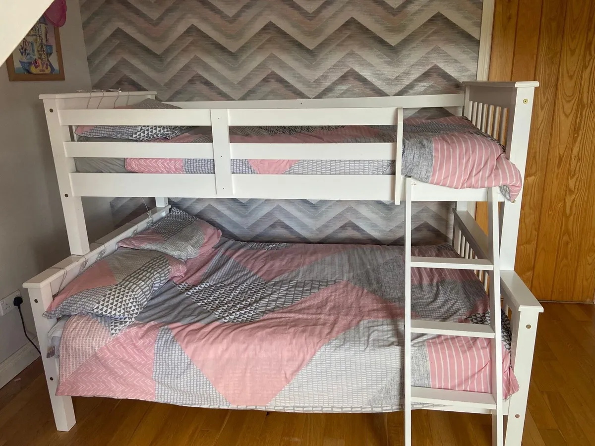 Bunk beds - Image 1