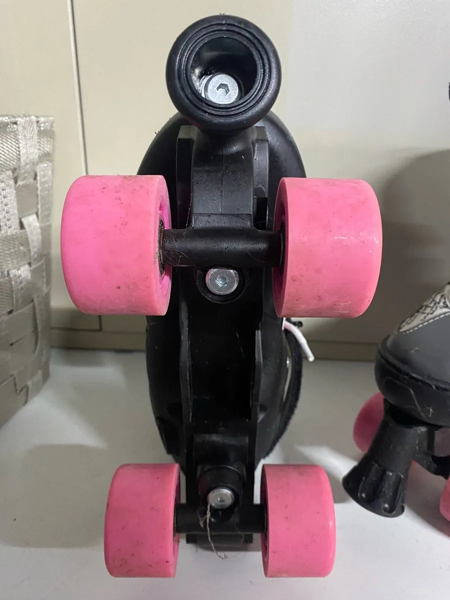 Roller skates - Image 4