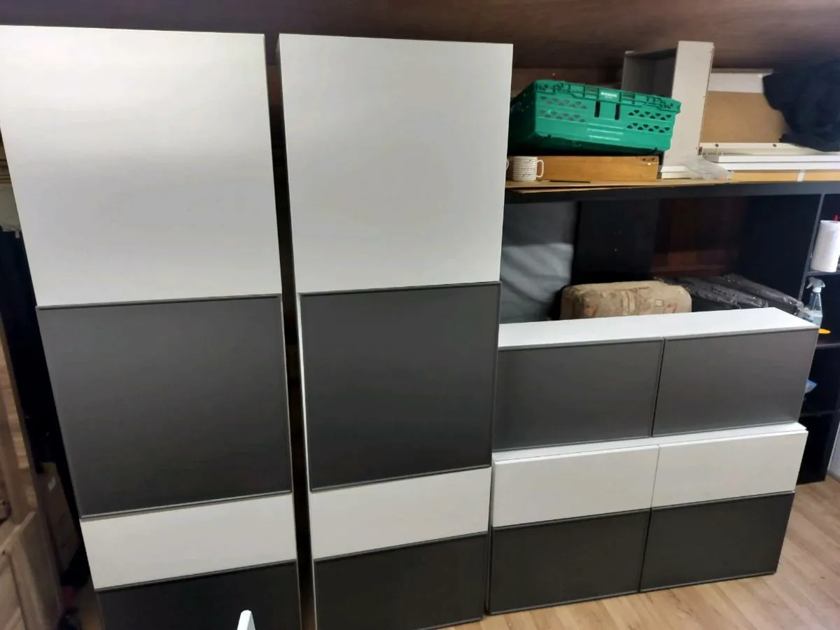 Furniture set - Image 1