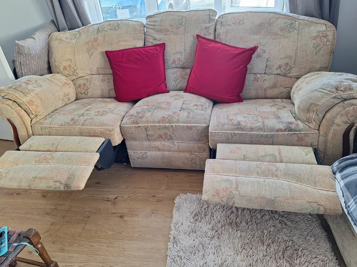 Free couch to take away - Image 4
