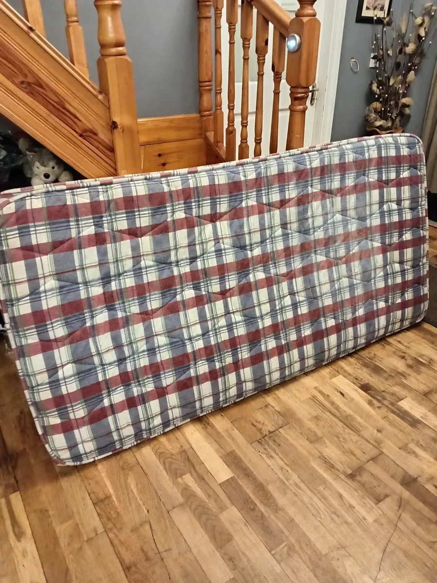 Single bed base and mattress - Image 4