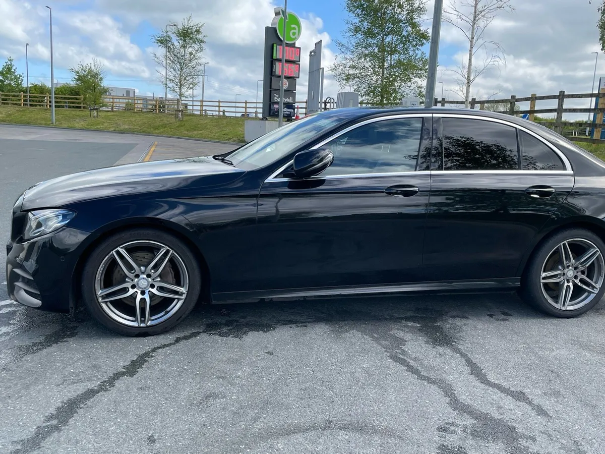 Mercedes E220 AMG Line - Image 2