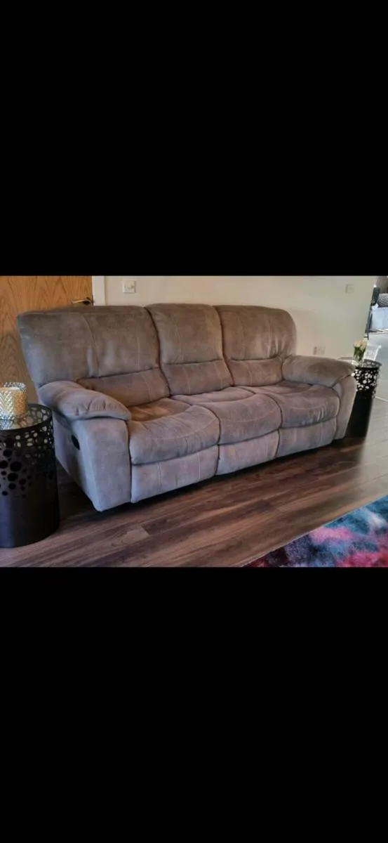 Couch - Image 4