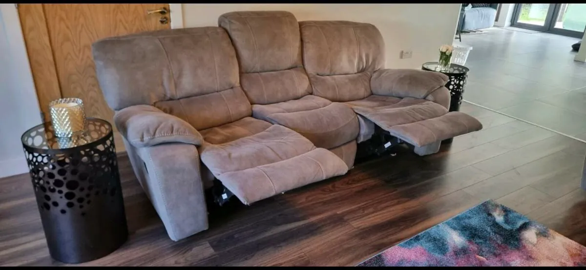 Couch - Image 2