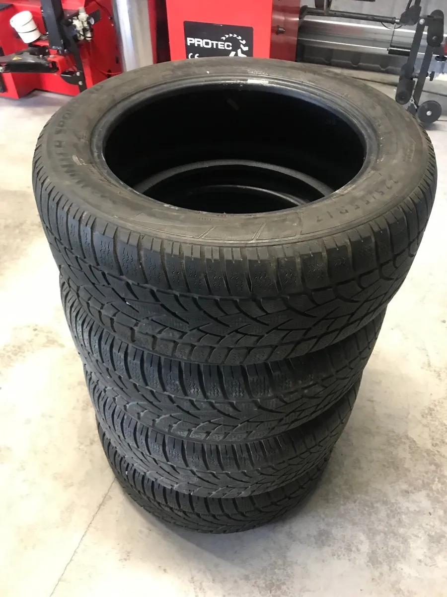 Tyres 225/55-R17 - Image 1