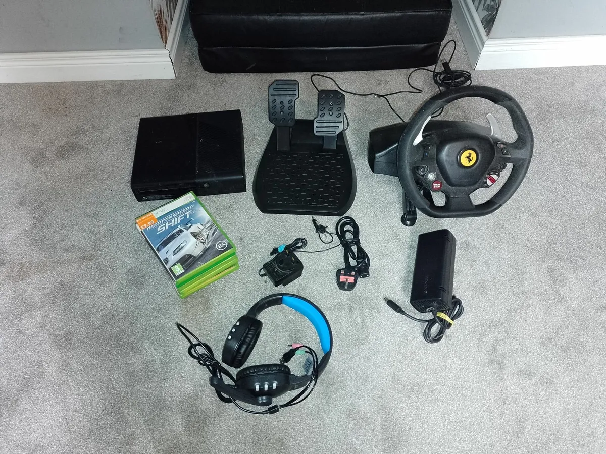 Xbox steering wheel & pedals. Xbox with games + - Image 1