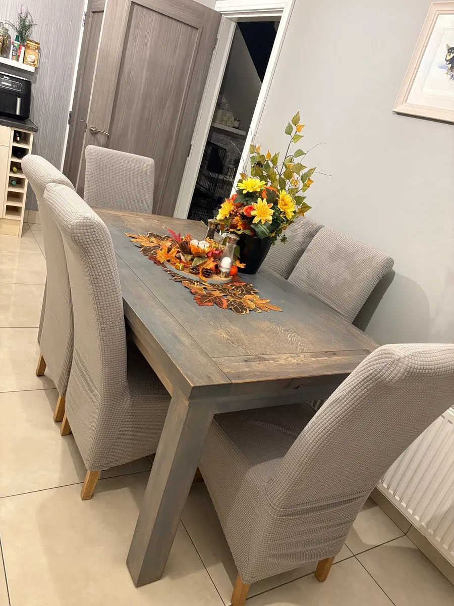 Table and six chairs - Image 2