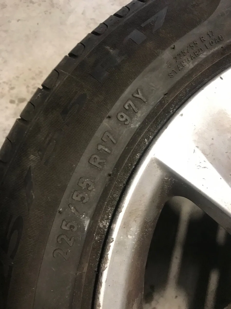 2x BMW 5 alloys - Image 2