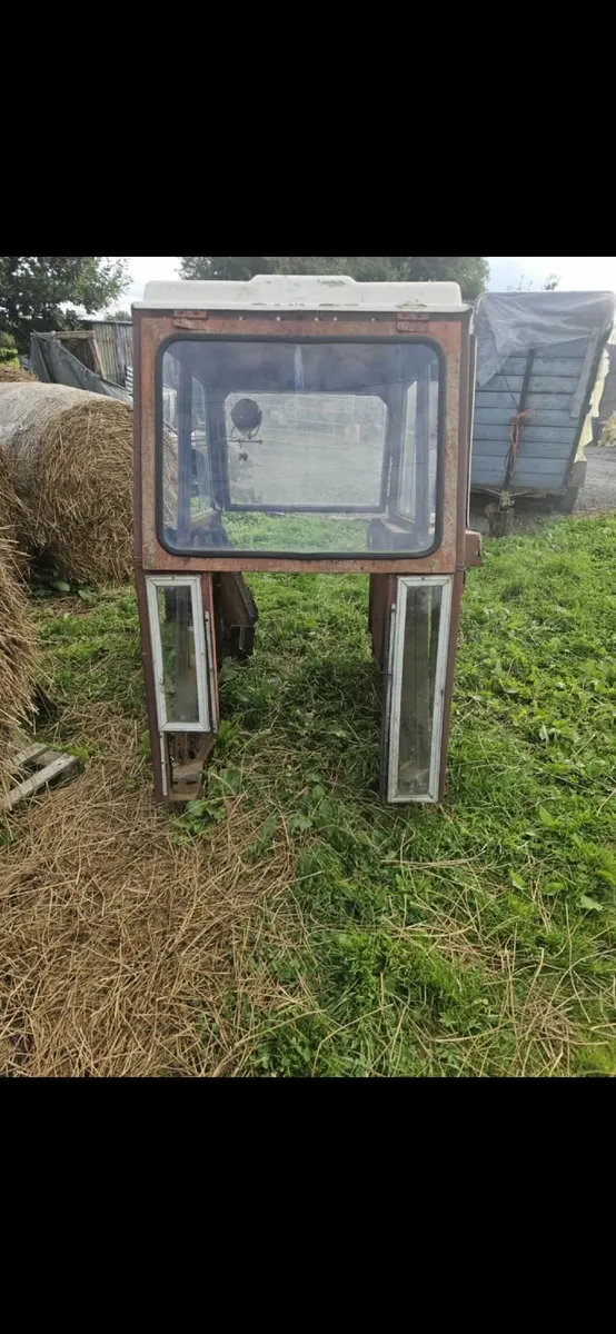 Mf 135 Cab - Image 1