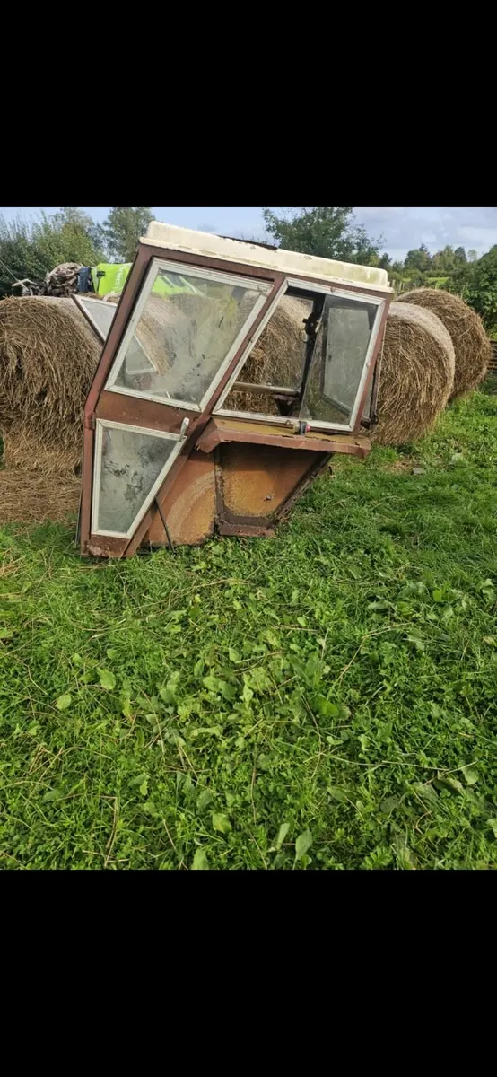 Mf 135 Cab - Image 2