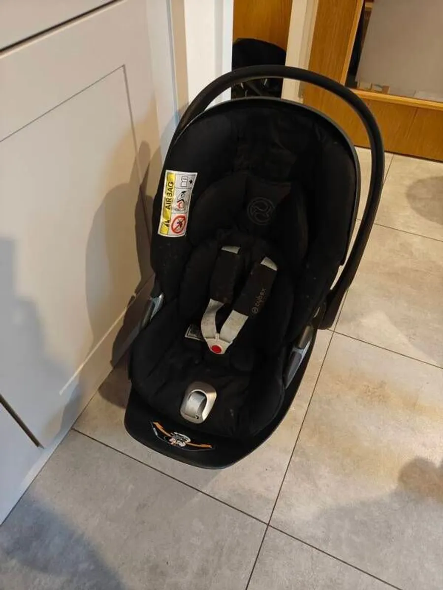 Cybex Cloud Z Baby Seat with isofix base - Image 1