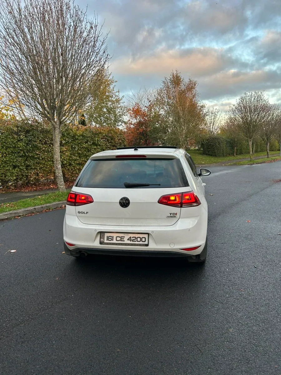 Volkswagen golf - Image 2