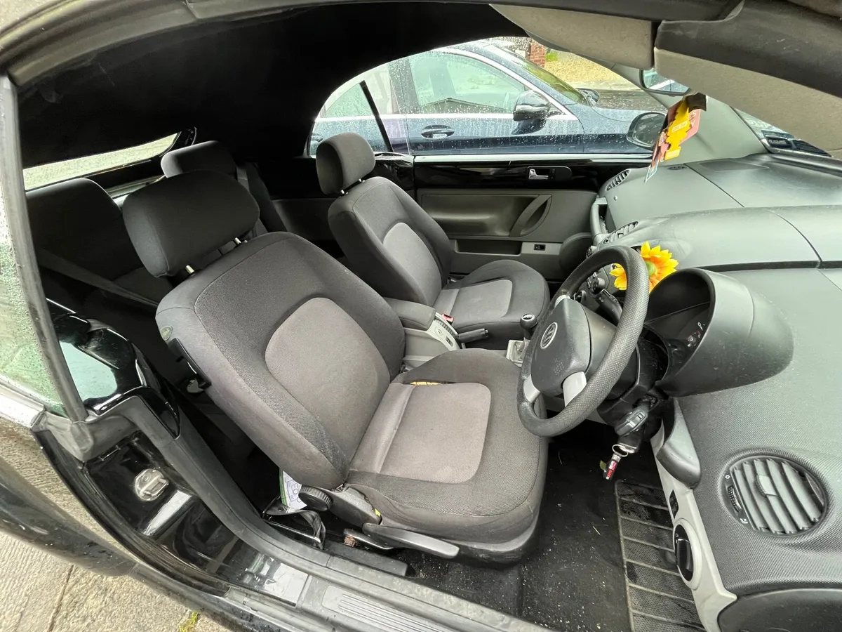 Volkswagen Beetle 2003 - Image 3