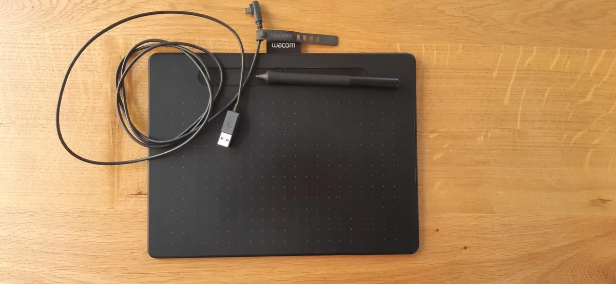 Wacom Drawing Tablet with Pen - Image 2