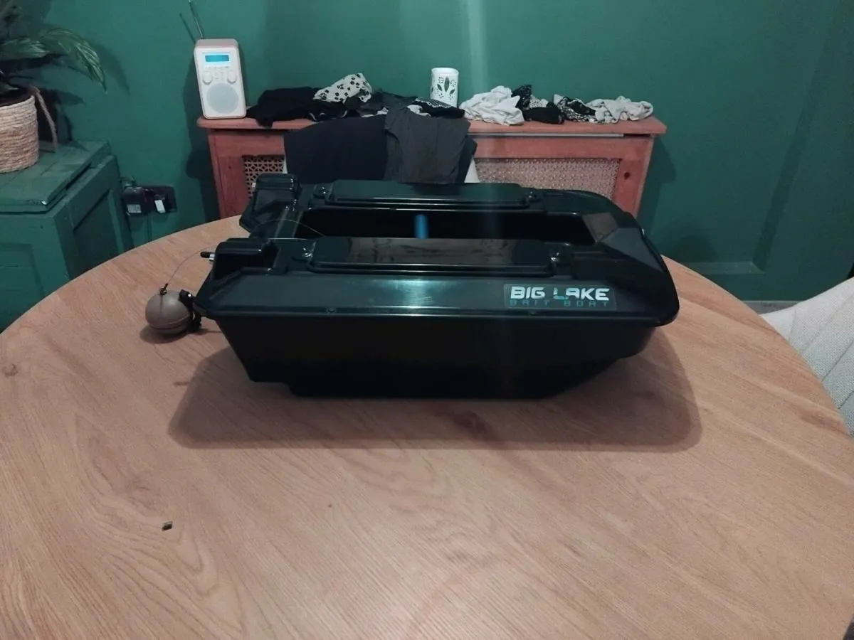 Bait boat - Image 1