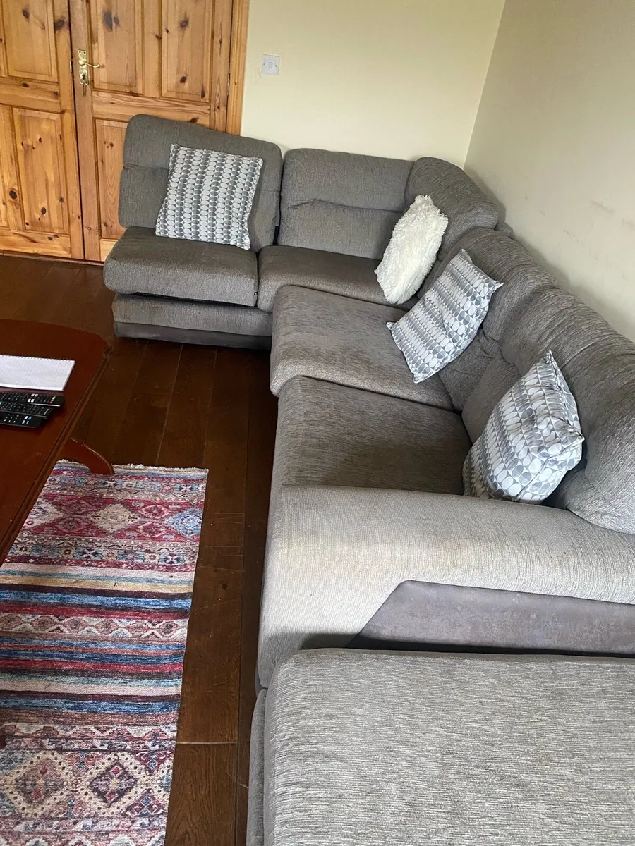 Corner sofa - Image 1
