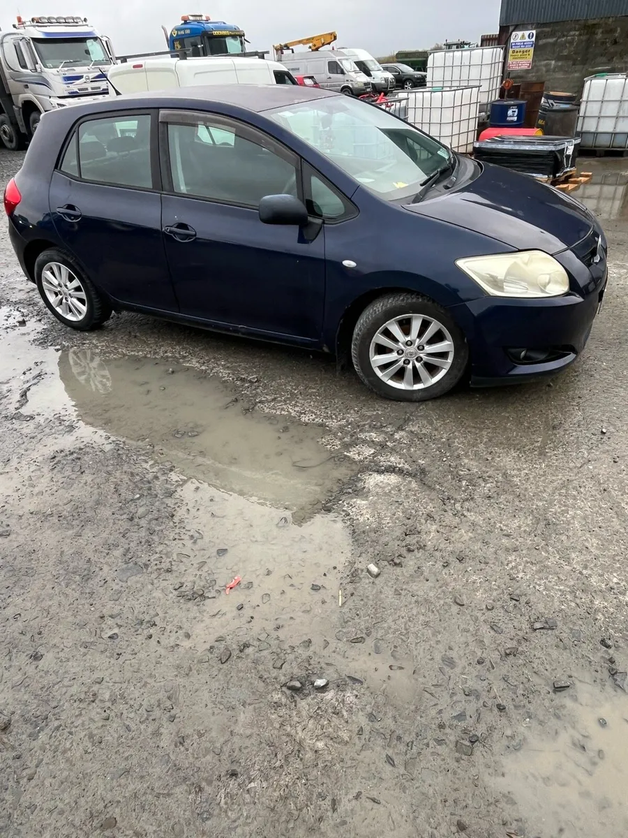 Toyota auris - Image 1