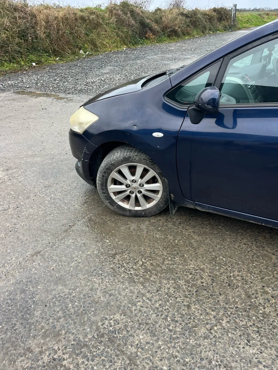 Toyota auris - Image 4