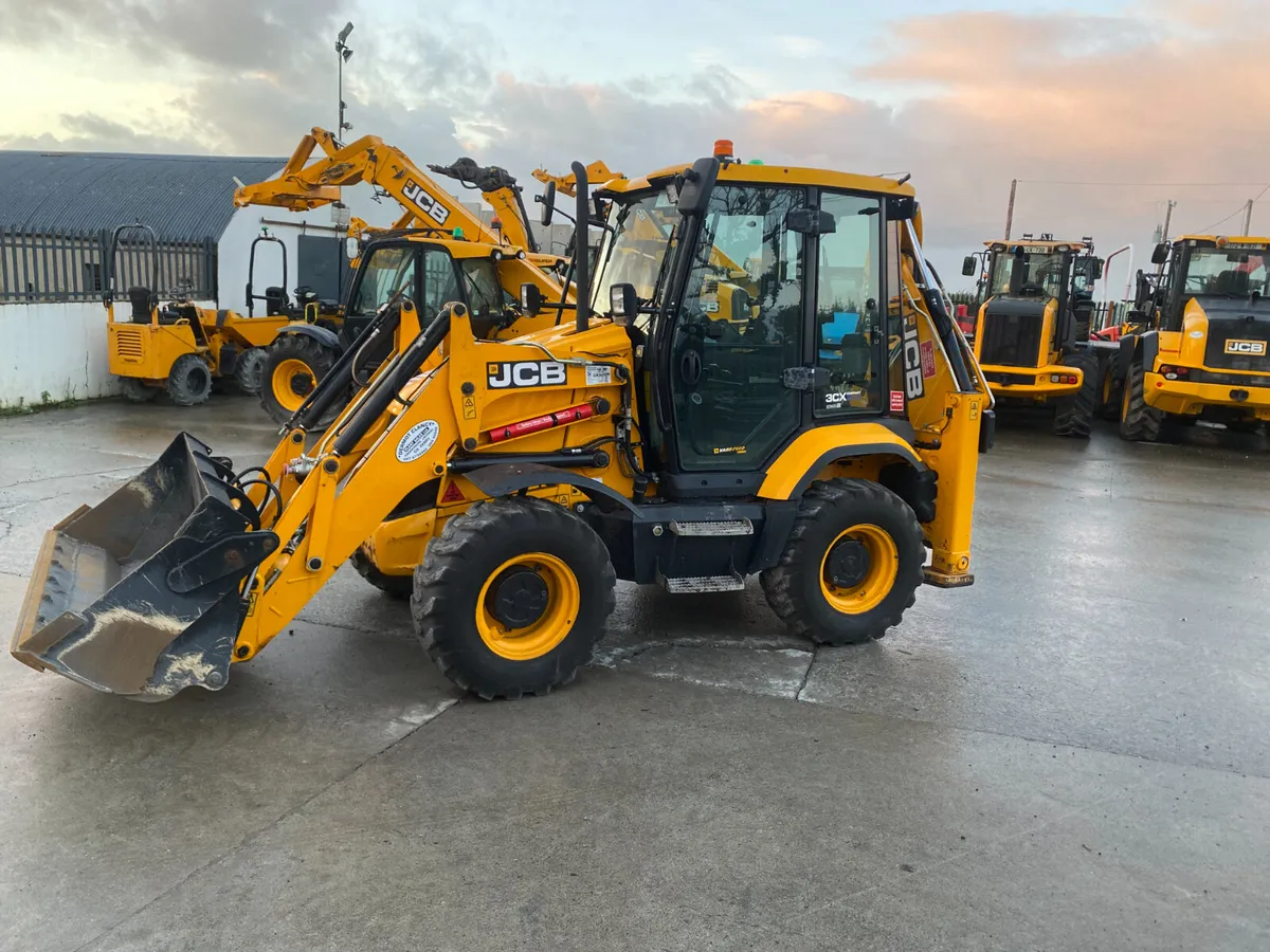 JCB 3CX Compact Backhoe 2023 (18038) - Image 2