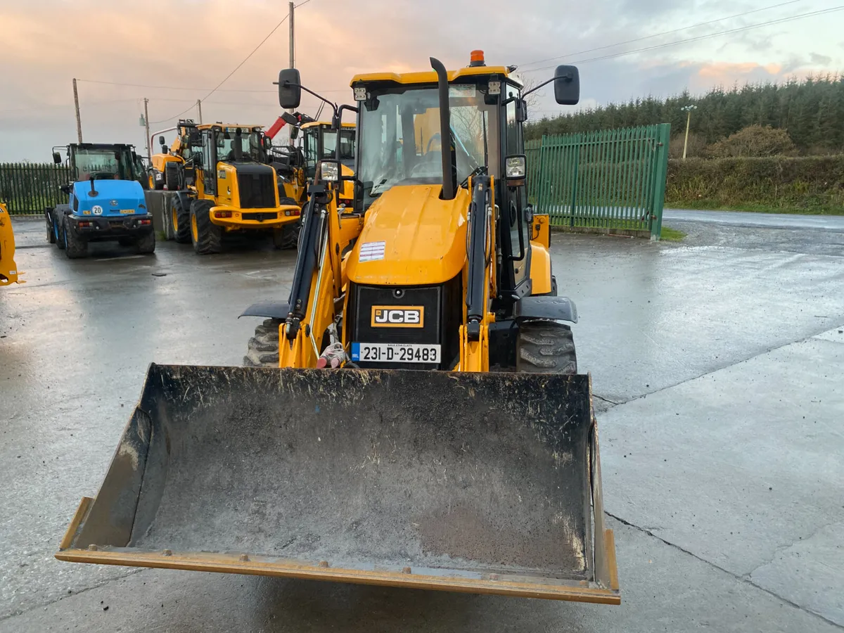 JCB 3CX Compact Backhoe 2023 (18038) - Image 1