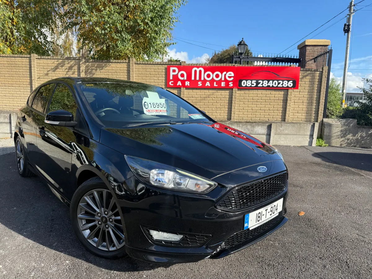 Ford Focus *ST-LINE  *1 OWNER - Image 2