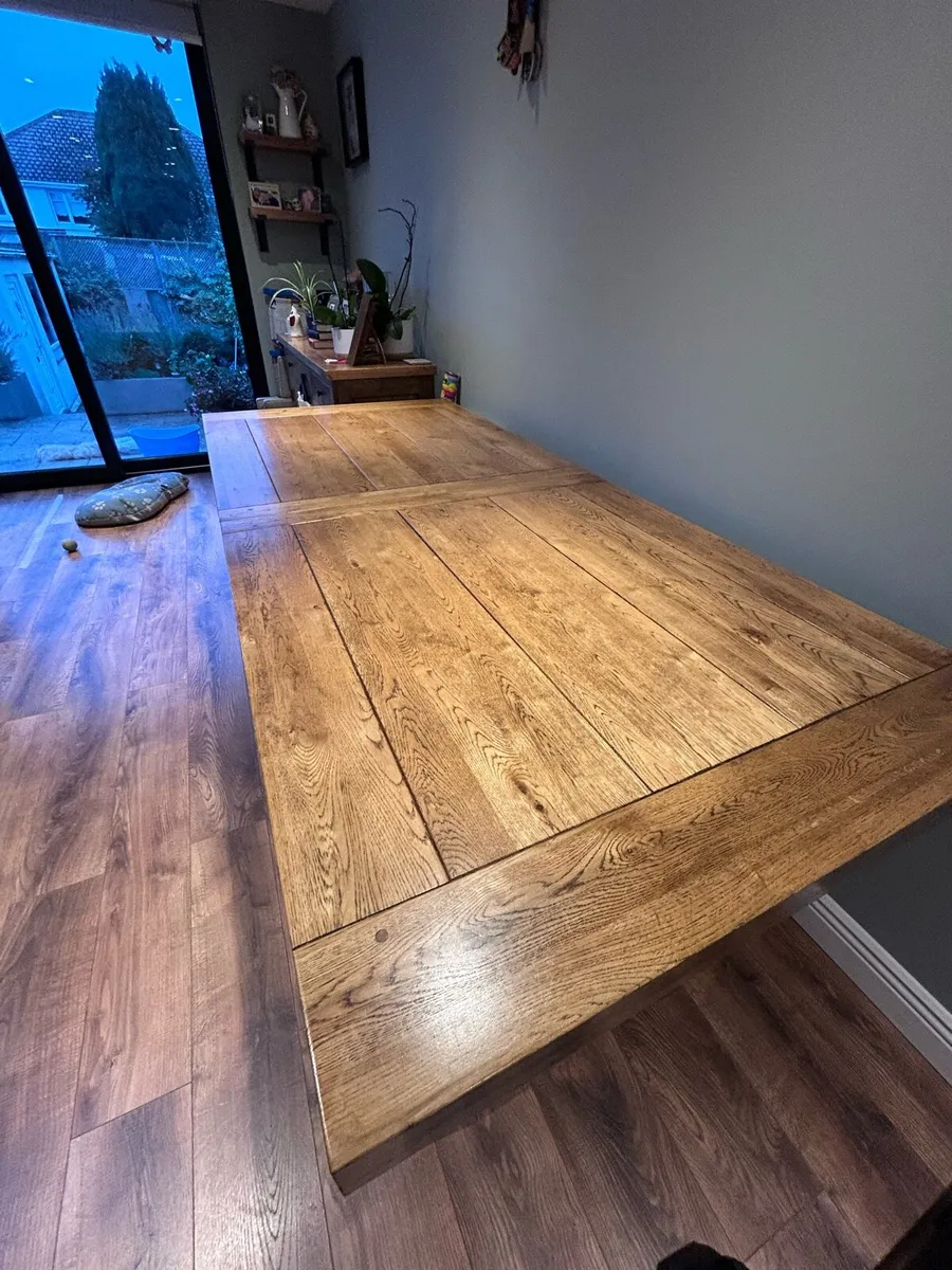 Solid oak table extendable - Image 1