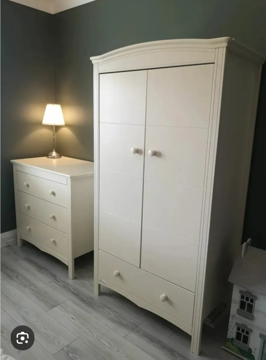 Baby nursery furniture - Image 1