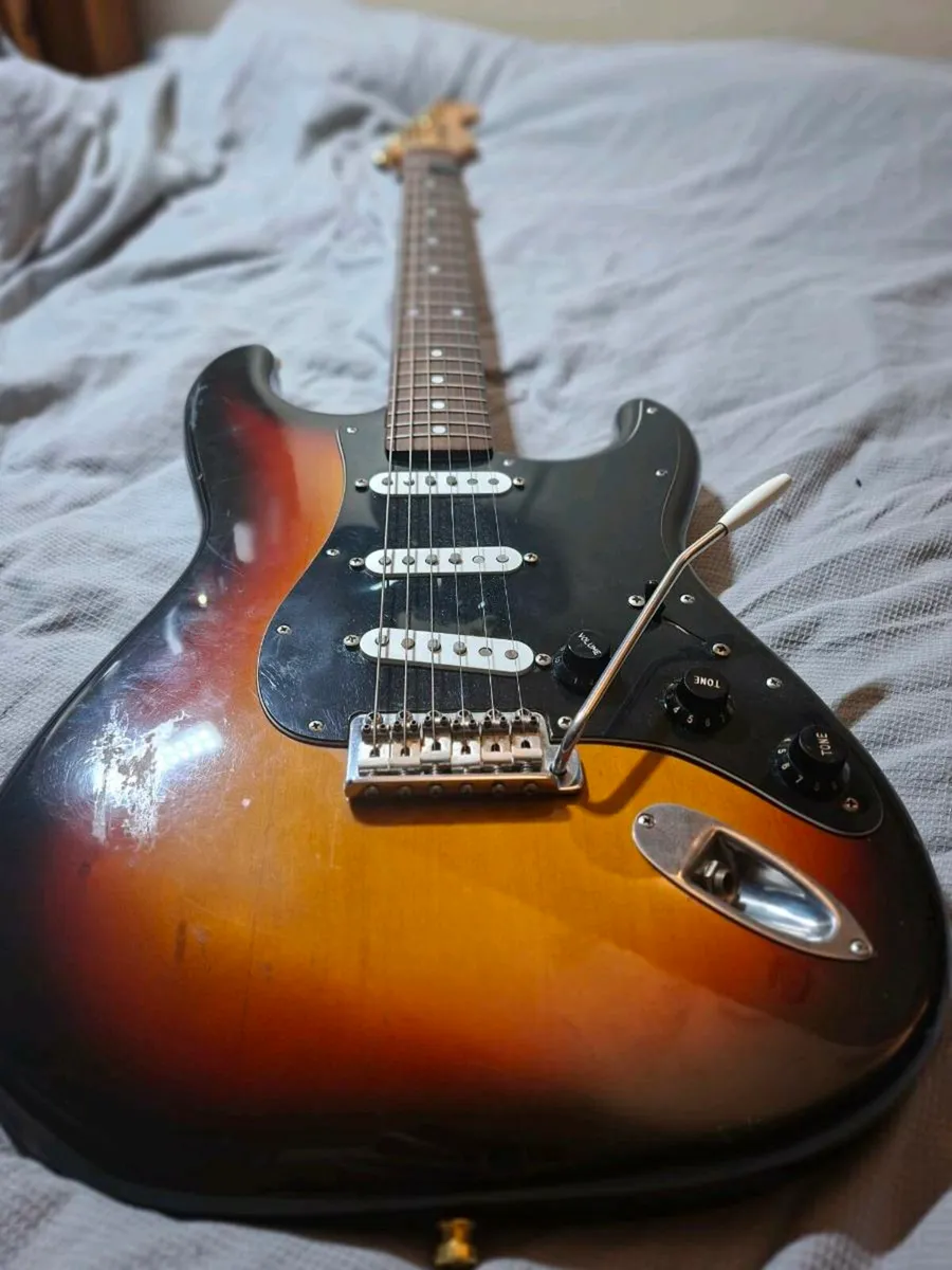 Squier Silver Series Strat MIJ Custom Shop pickups - Image 1