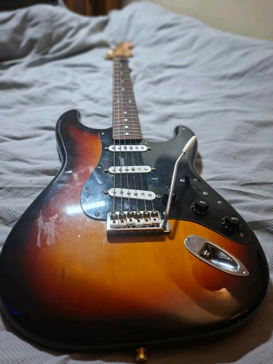 Squier Silver Series Strat MIJ Custom Shop pickups - Image 3