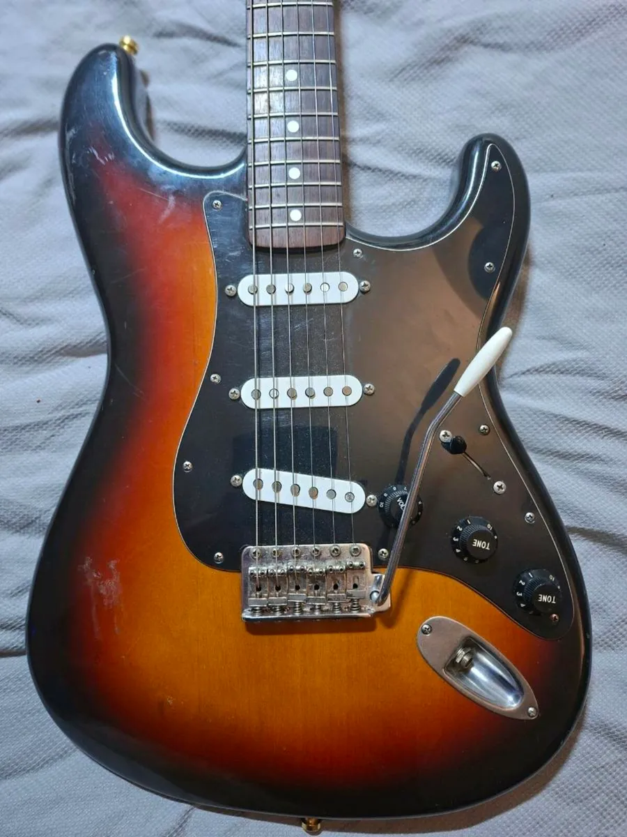 Squier Silver Series Strat MIJ Custom Shop pickups - Image 4