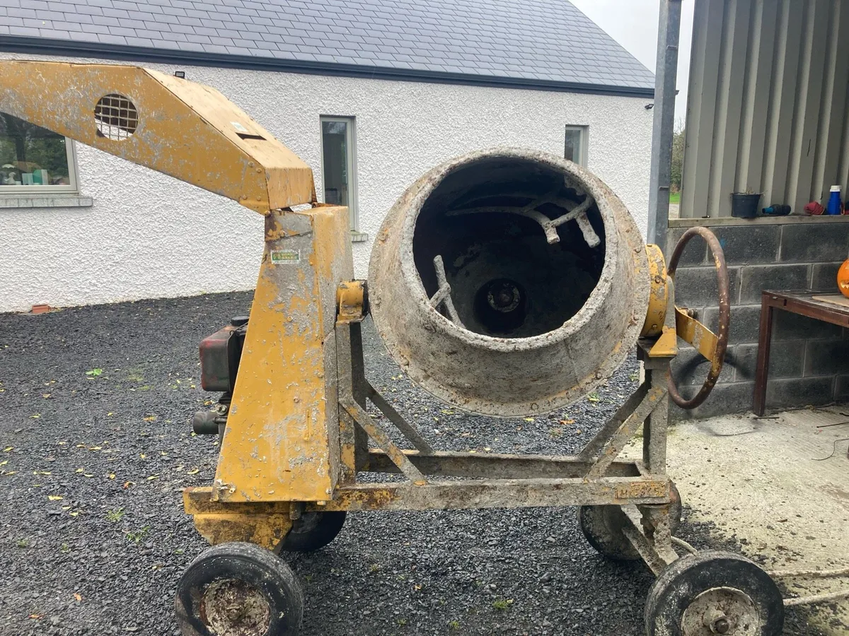 Cement mixer - Image 1