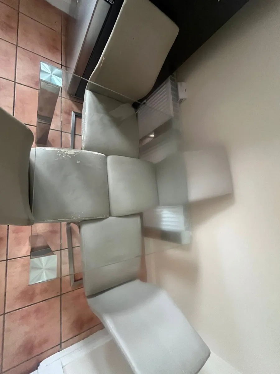 TABLE AND CHAIRS - Image 4