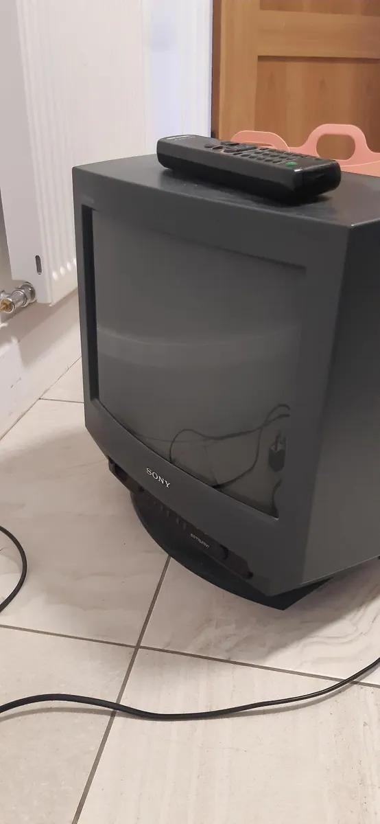 Sony CRT Gaming TV. - Image 2