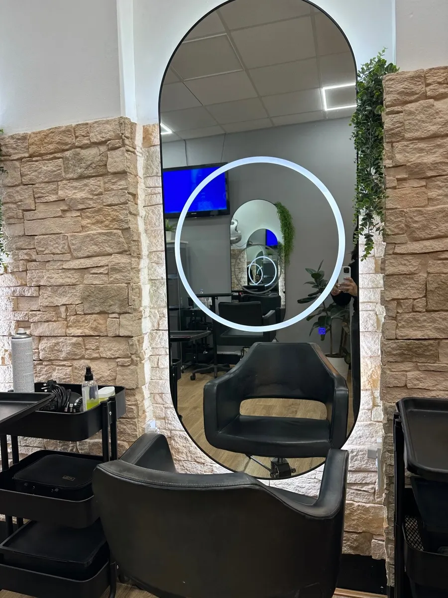 Chair to Rent – Hair Stylists Only (City Center - Image 4