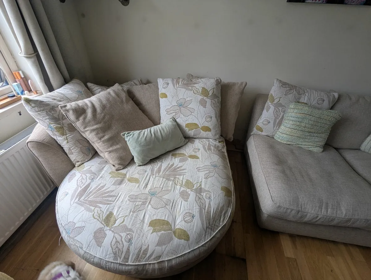 Free Couch - Image 4