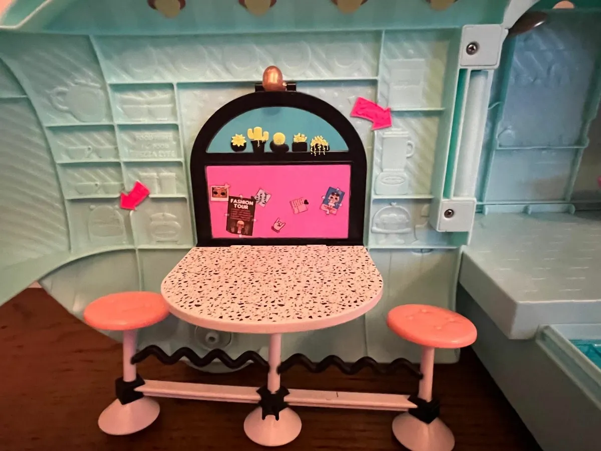Toys - Image 3
