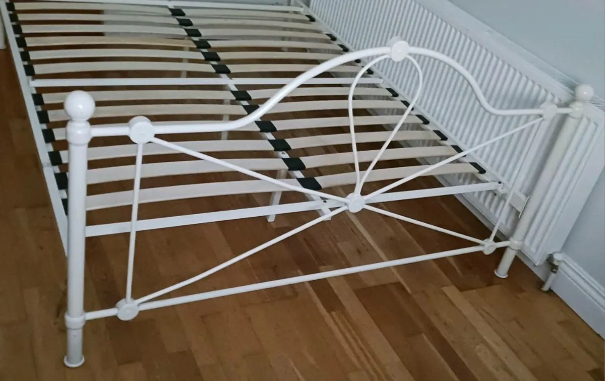 Bed - Image 2