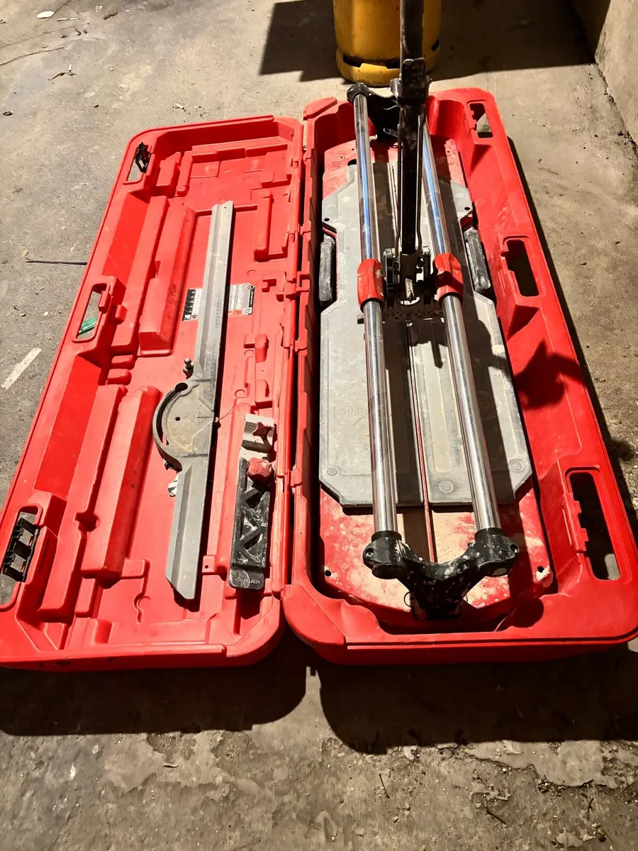 Rubi tiling machine two years old - Image 1