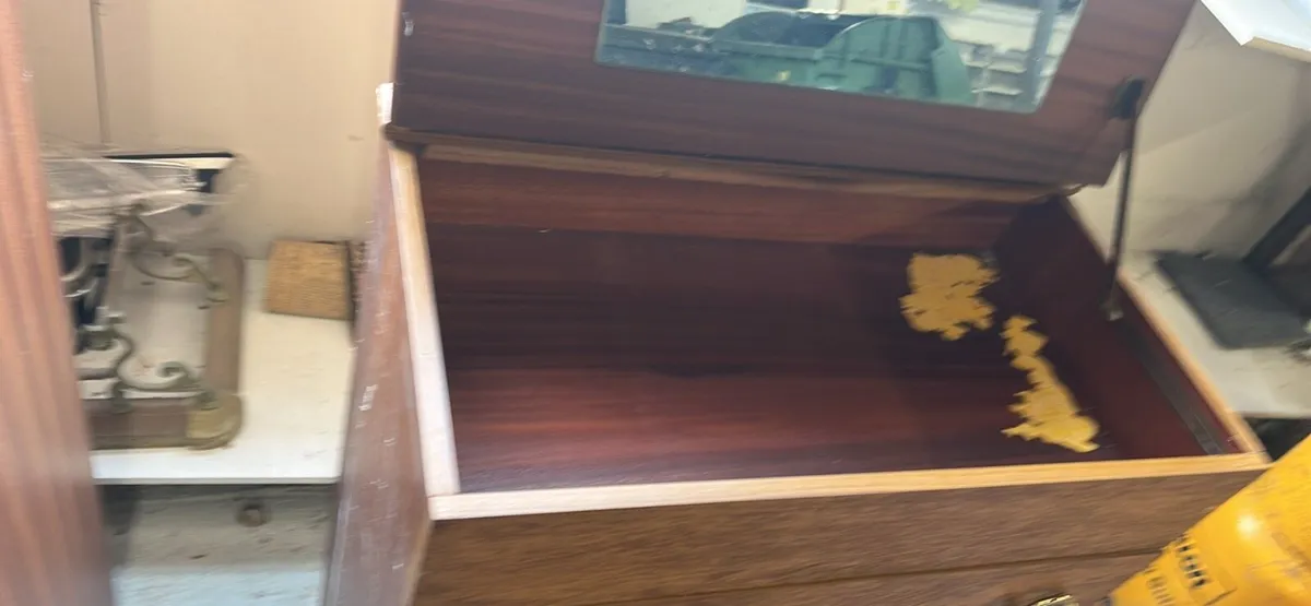 Chest of drawers - Image 2